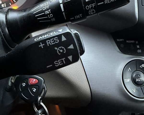 Красный Тойота РАВ 4, объемом двигателя 2.4 л и пробегом 336 тыс. км за 10300 $, фото 26 на Automoto.ua