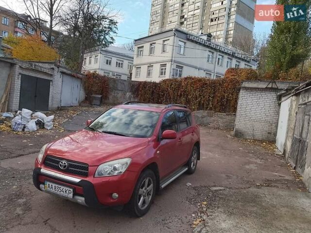 Тойота РАВ 4 2008 в Киеве на Automoto.ua Красный Тойота РАВ 4, объемом двигателя 2 л и пробегом 166 тыс. км за 9700 $, фото 3 на Automoto.ua