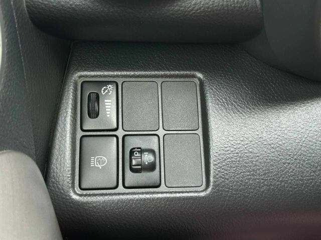 Красный Тойота РАВ 4, объемом двигателя 2 л и пробегом 229 тыс. км за 11400 $, фото 13 на Automoto.ua