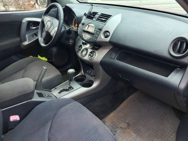 Красный Тойота РАВ 4, объемом двигателя 2 л и пробегом 337 тыс. км за 8500 $, фото 5 на Automoto.ua