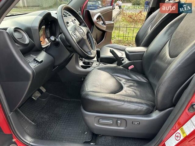 Красный Тойота РАВ 4, объемом двигателя 2.36 л и пробегом 200 тыс. км за 9999 $, фото 62 на Automoto.ua