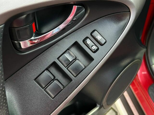 Красный Тойота РАВ 4, объемом двигателя 2 л и пробегом 229 тыс. км за 11400 $, фото 8 на Automoto.ua