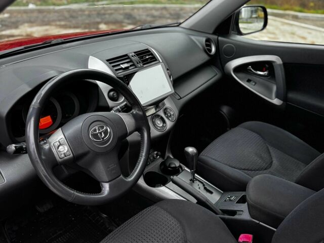 Красный Тойота РАВ 4, объемом двигателя 2 л и пробегом 131 тыс. км за 12999 $, фото 11 на Automoto.ua