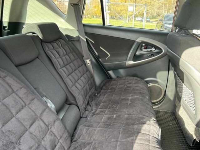 Красный Тойота РАВ 4, объемом двигателя 2 л и пробегом 229 тыс. км за 11400 $, фото 20 на Automoto.ua