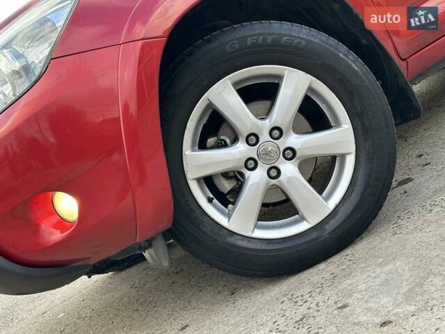 Красный Тойота РАВ 4, объемом двигателя 2.36 л и пробегом 200 тыс. км за 9999 $, фото 10 на Automoto.ua