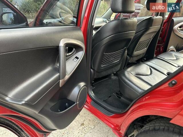 Красный Тойота РАВ 4, объемом двигателя 2.36 л и пробегом 200 тыс. км за 9999 $, фото 73 на Automoto.ua