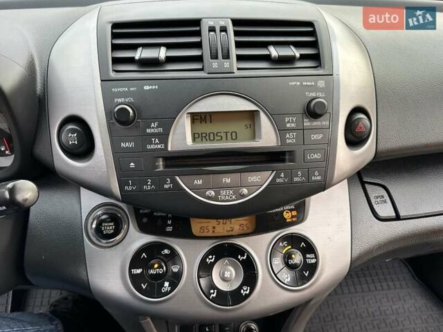 Красный Тойота РАВ 4, объемом двигателя 2.36 л и пробегом 200 тыс. км за 9999 $, фото 67 на Automoto.ua