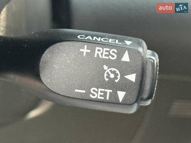 Красный Тойота РАВ 4, объемом двигателя 2 л и пробегом 174 тыс. км за 10999 $, фото 38 на Automoto.ua