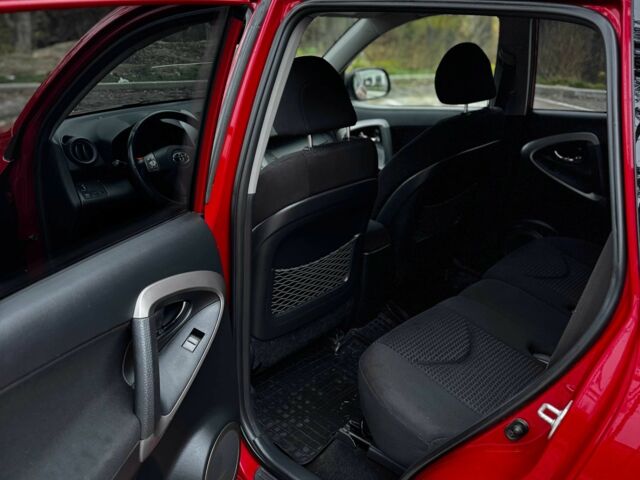 Красный Тойота РАВ 4, объемом двигателя 2 л и пробегом 131 тыс. км за 12999 $, фото 19 на Automoto.ua