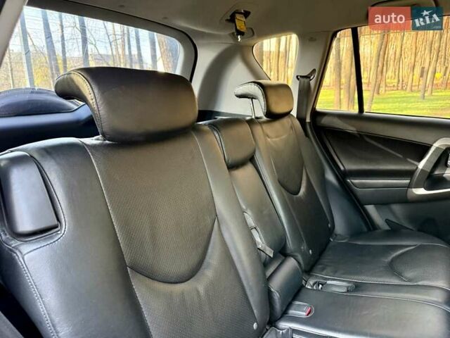 Красный Тойота РАВ 4, объемом двигателя 2 л и пробегом 174 тыс. км за 10999 $, фото 26 на Automoto.ua