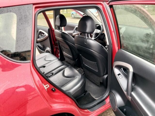 Красный Тойота РАВ 4, объемом двигателя 2 л и пробегом 240 тыс. км за 10500 $, фото 5 на Automoto.ua