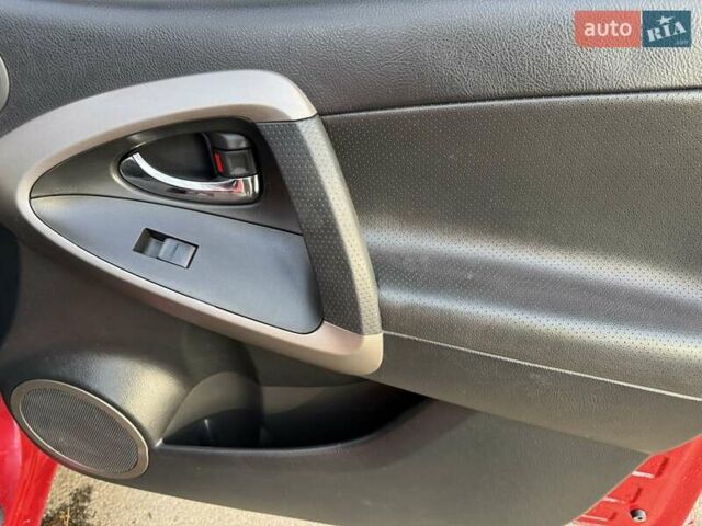 Красный Тойота РАВ 4, объемом двигателя 2 л и пробегом 174 тыс. км за 10999 $, фото 47 на Automoto.ua