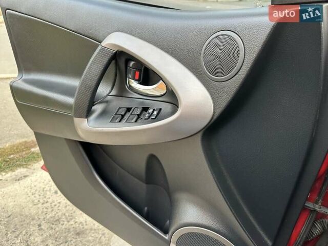 Красный Тойота РАВ 4, объемом двигателя 2.36 л и пробегом 200 тыс. км за 9999 $, фото 65 на Automoto.ua