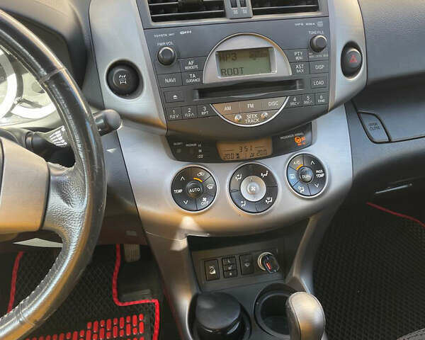 Красный Тойота РАВ 4, объемом двигателя 2 л и пробегом 190 тыс. км за 10000 $, фото 14 на Automoto.ua