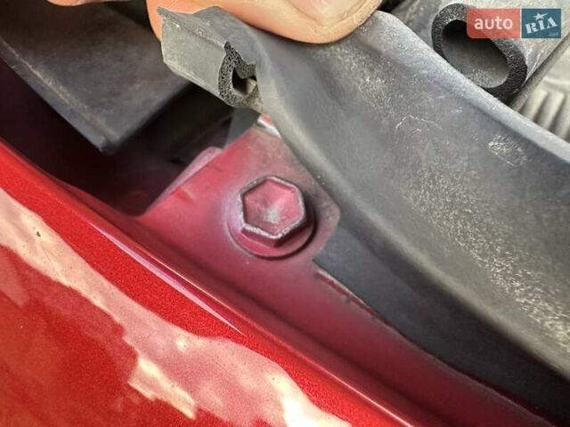 Красный Тойота РАВ 4, объемом двигателя 2.36 л и пробегом 200 тыс. км за 9999 $, фото 117 на Automoto.ua