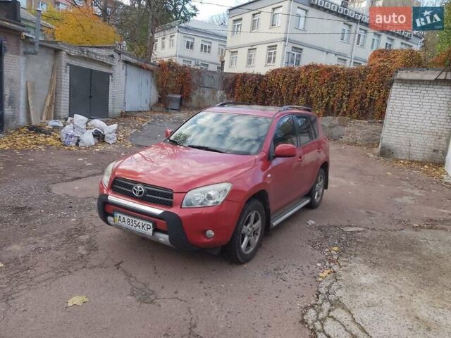 Тойота РАВ 4 2008 в Киеве на Automoto.ua Красный Тойота РАВ 4, объемом двигателя 2 л и пробегом 166 тыс. км за 9700 $, фото 7 на Automoto.ua