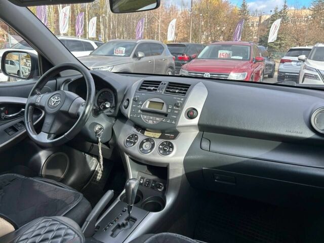 Красный Тойота РАВ 4, объемом двигателя 2 л и пробегом 229 тыс. км за 11400 $, фото 16 на Automoto.ua