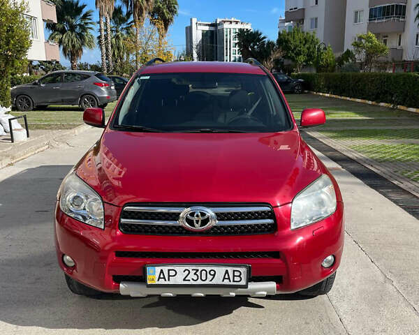 Красный Тойота РАВ 4, объемом двигателя 2 л и пробегом 190 тыс. км за 10000 $, фото 1 на Automoto.ua