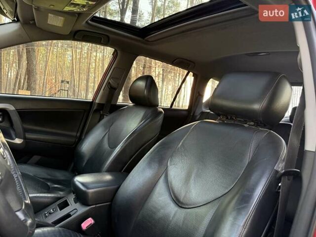 Красный Тойота РАВ 4, объемом двигателя 2 л и пробегом 174 тыс. км за 10999 $, фото 14 на Automoto.ua