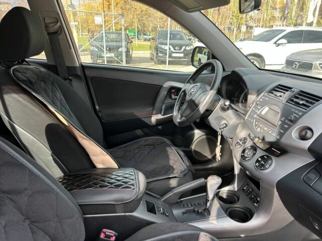 Красный Тойота РАВ 4, объемом двигателя 2 л и пробегом 229 тыс. км за 11400 $, фото 12 на Automoto.ua