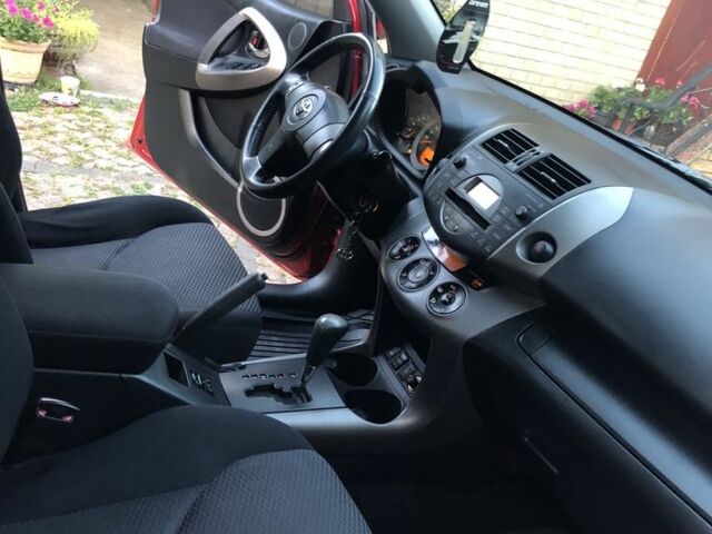 Красный Тойота РАВ 4, объемом двигателя 2 л и пробегом 232 тыс. км за 8999 $, фото 14 на Automoto.ua