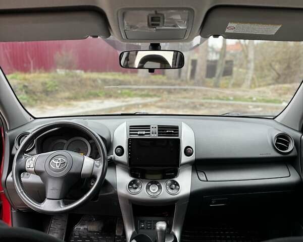 Червоний Тойота РАВ 4, об'ємом двигуна 2 л та пробігом 131 тис. км за 12999 $, фото 5 на Automoto.ua