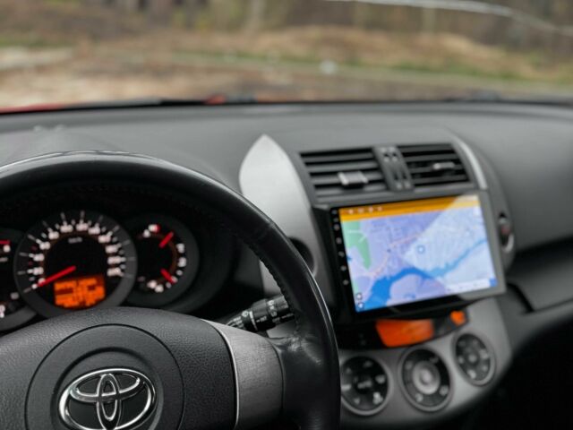 Красный Тойота РАВ 4, объемом двигателя 2 л и пробегом 131 тыс. км за 12999 $, фото 13 на Automoto.ua