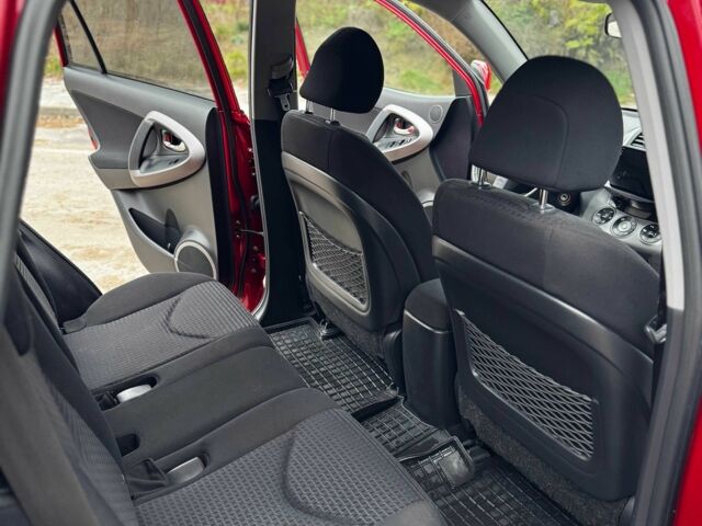 Красный Тойота РАВ 4, объемом двигателя 2 л и пробегом 131 тыс. км за 12999 $, фото 12 на Automoto.ua