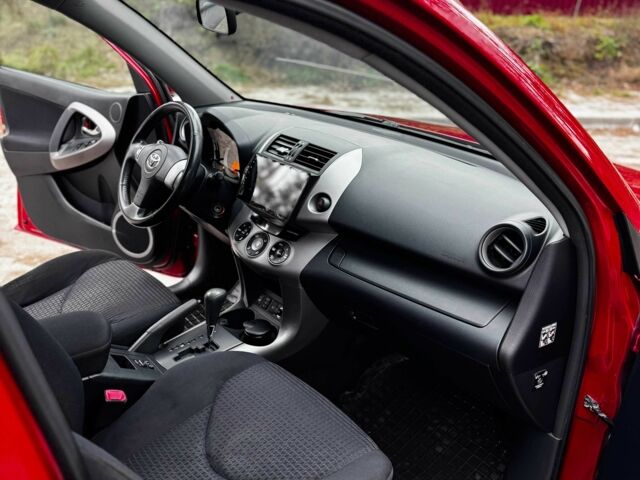 Красный Тойота РАВ 4, объемом двигателя 2 л и пробегом 131 тыс. км за 12999 $, фото 16 на Automoto.ua