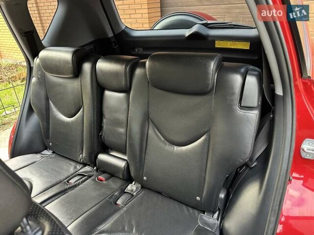 Красный Тойота РАВ 4, объемом двигателя 2.36 л и пробегом 200 тыс. км за 9999 $, фото 77 на Automoto.ua