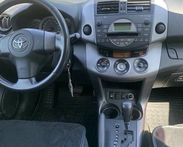 Красный Тойота РАВ 4, объемом двигателя 2 л и пробегом 229 тыс. км за 11200 $, фото 9 на Automoto.ua