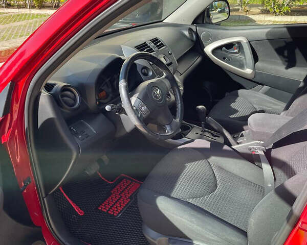 Красный Тойота РАВ 4, объемом двигателя 2 л и пробегом 190 тыс. км за 10000 $, фото 15 на Automoto.ua