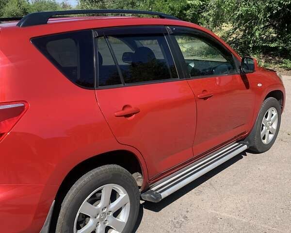 Красный Тойота РАВ 4, объемом двигателя 2 л и пробегом 229 тыс. км за 11200 $, фото 2 на Automoto.ua