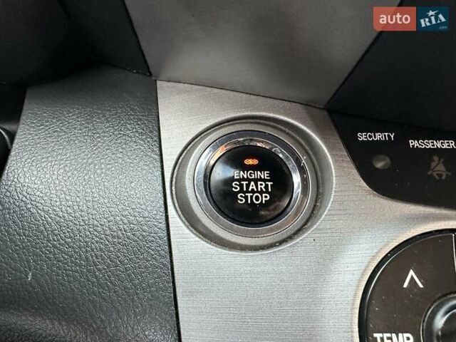 Красный Тойота РАВ 4, объемом двигателя 2.36 л и пробегом 200 тыс. км за 9999 $, фото 69 на Automoto.ua