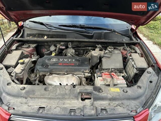 Красный Тойота РАВ 4, объемом двигателя 2.36 л и пробегом 200 тыс. км за 9999 $, фото 113 на Automoto.ua