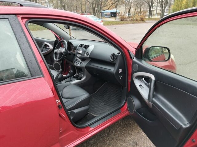 Красный Тойота РАВ 4, объемом двигателя 2 л и пробегом 240 тыс. км за 10500 $, фото 3 на Automoto.ua