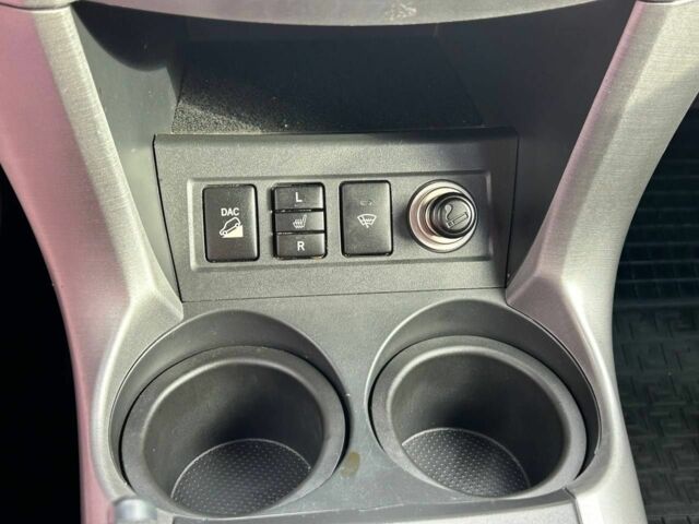 Красный Тойота РАВ 4, объемом двигателя 2 л и пробегом 229 тыс. км за 11400 $, фото 17 на Automoto.ua