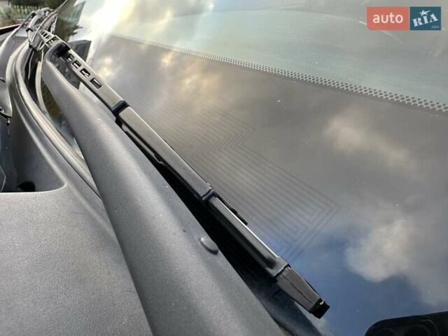 Красный Тойота РАВ 4, объемом двигателя 2.36 л и пробегом 200 тыс. км за 9999 $, фото 123 на Automoto.ua