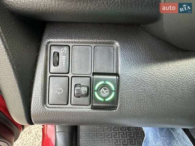 Красный Тойота РАВ 4, объемом двигателя 2.36 л и пробегом 200 тыс. км за 9999 $, фото 71 на Automoto.ua