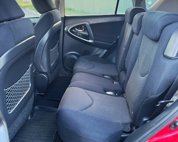 Красный Тойота РАВ 4, объемом двигателя 2 л и пробегом 164 тыс. км за 12300 $, фото 6 на Automoto.ua