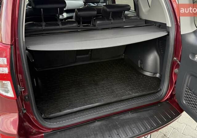 Красный Тойота РАВ 4, объемом двигателя 2 л и пробегом 137 тыс. км за 13699 $, фото 28 на Automoto.ua