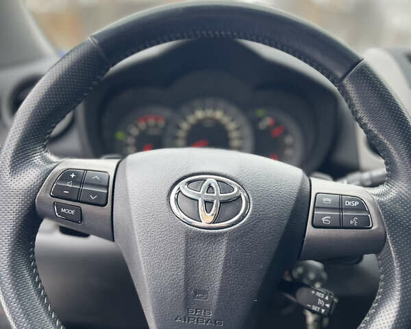 Красный Тойота РАВ 4, объемом двигателя 2.2 л и пробегом 212 тыс. км за 14999 $, фото 8 на Automoto.ua