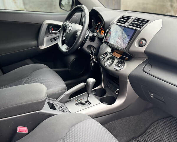 Красный Тойота РАВ 4, объемом двигателя 2.2 л и пробегом 212 тыс. км за 14999 $, фото 15 на Automoto.ua