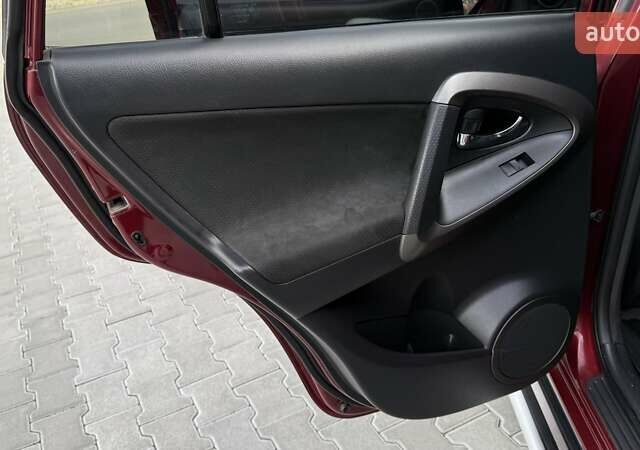 Красный Тойота РАВ 4, объемом двигателя 2 л и пробегом 137 тыс. км за 13699 $, фото 25 на Automoto.ua