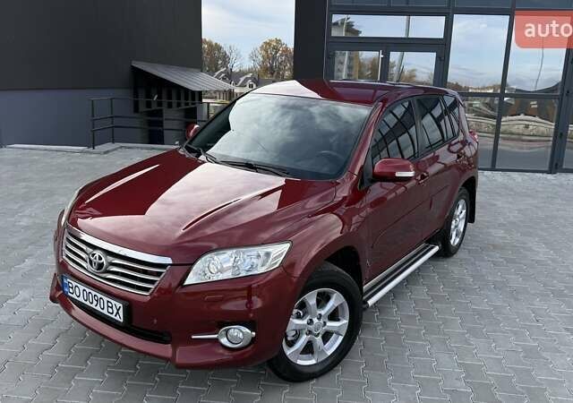 Красный Тойота РАВ 4, объемом двигателя 2 л и пробегом 137 тыс. км за 13699 $, фото 1 на Automoto.ua