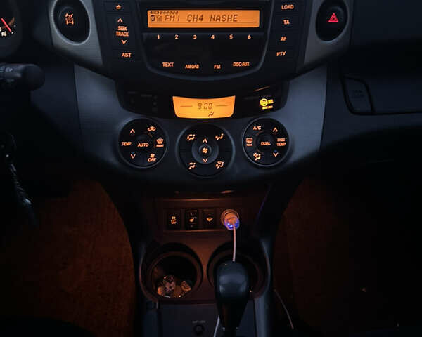 Червоний Тойота РАВ 4, об'ємом двигуна 1.99 л та пробігом 230 тис. км за 14000 $, фото 12 на Automoto.ua