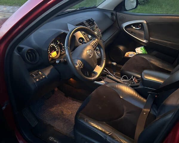 Червоний Тойота РАВ 4, об'ємом двигуна 1.99 л та пробігом 230 тис. км за 14000 $, фото 14 на Automoto.ua