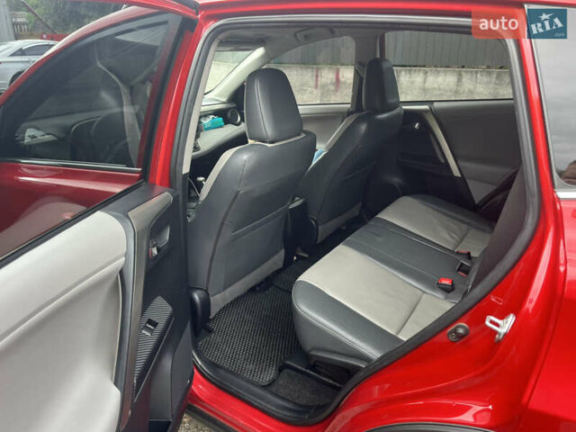 Красный Тойота РАВ 4, объемом двигателя 2.23 л и пробегом 315 тыс. км за 14700 $, фото 2 на Automoto.ua