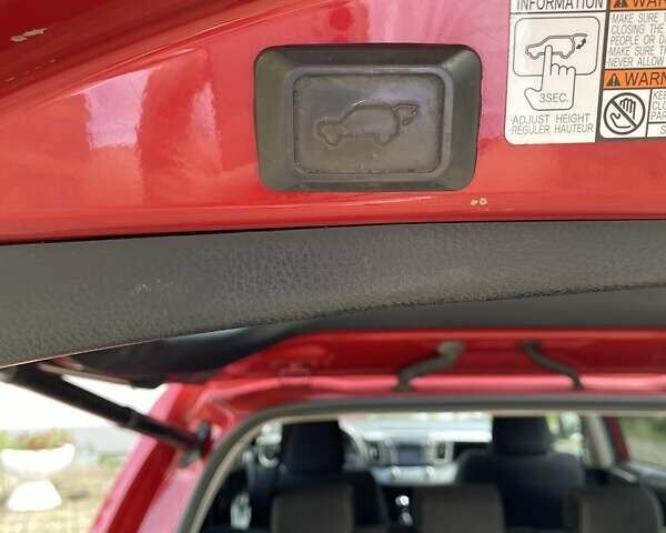 Красный Тойота РАВ 4, объемом двигателя 2 л и пробегом 238 тыс. км за 15400 $, фото 12 на Automoto.ua