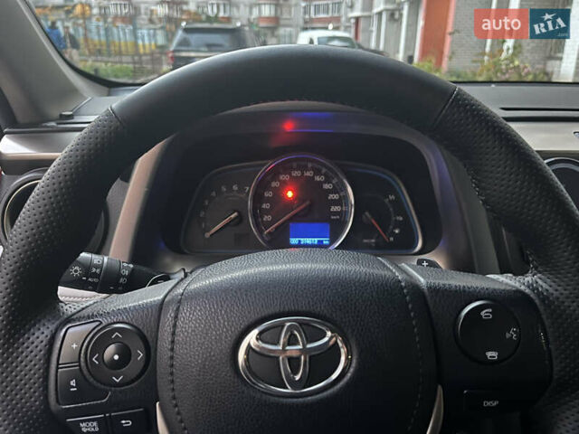 Красный Тойота РАВ 4, объемом двигателя 2.23 л и пробегом 315 тыс. км за 14700 $, фото 4 на Automoto.ua